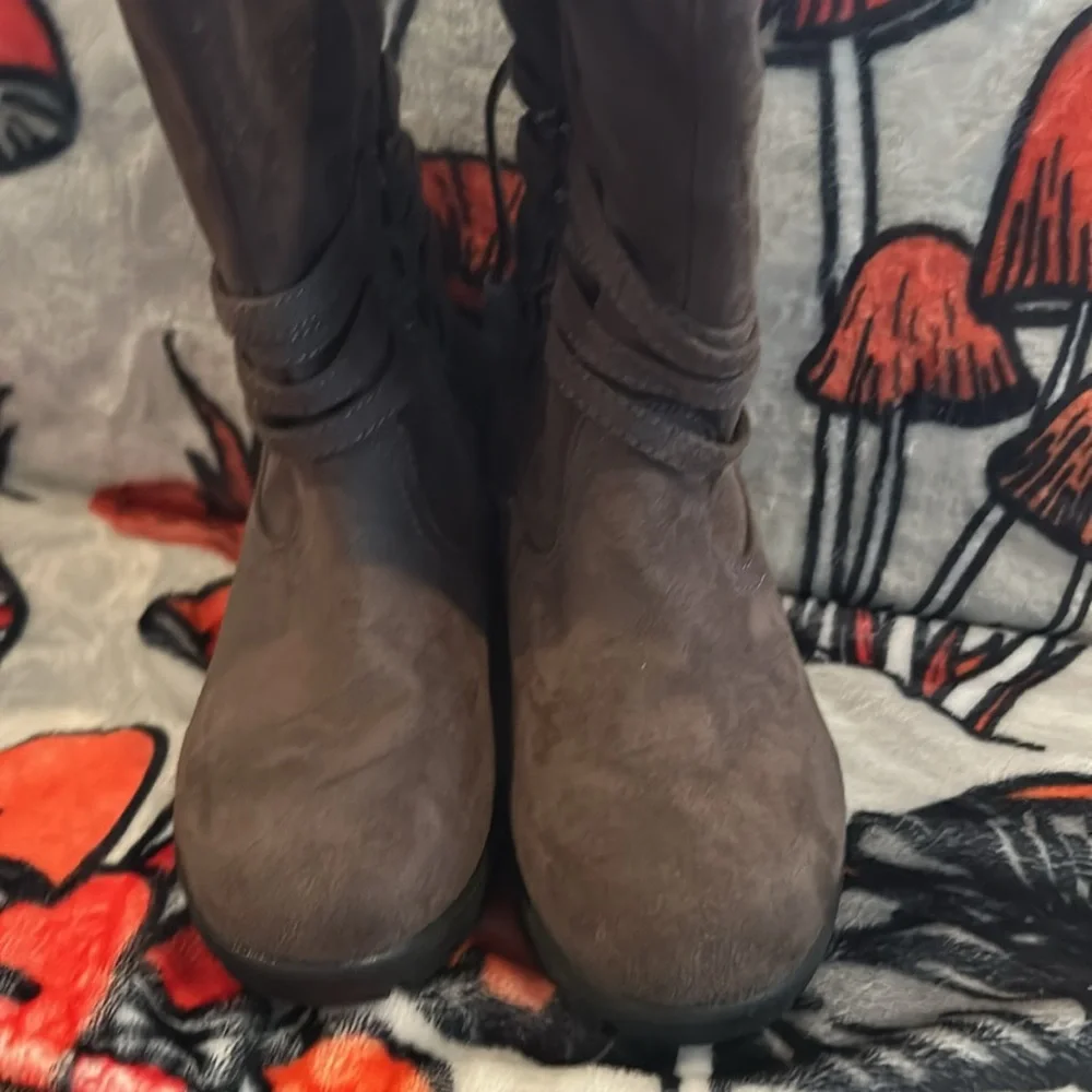 Rampage Girls Brown Faux Suede Tall Wedge Boots - Size 13 NEW